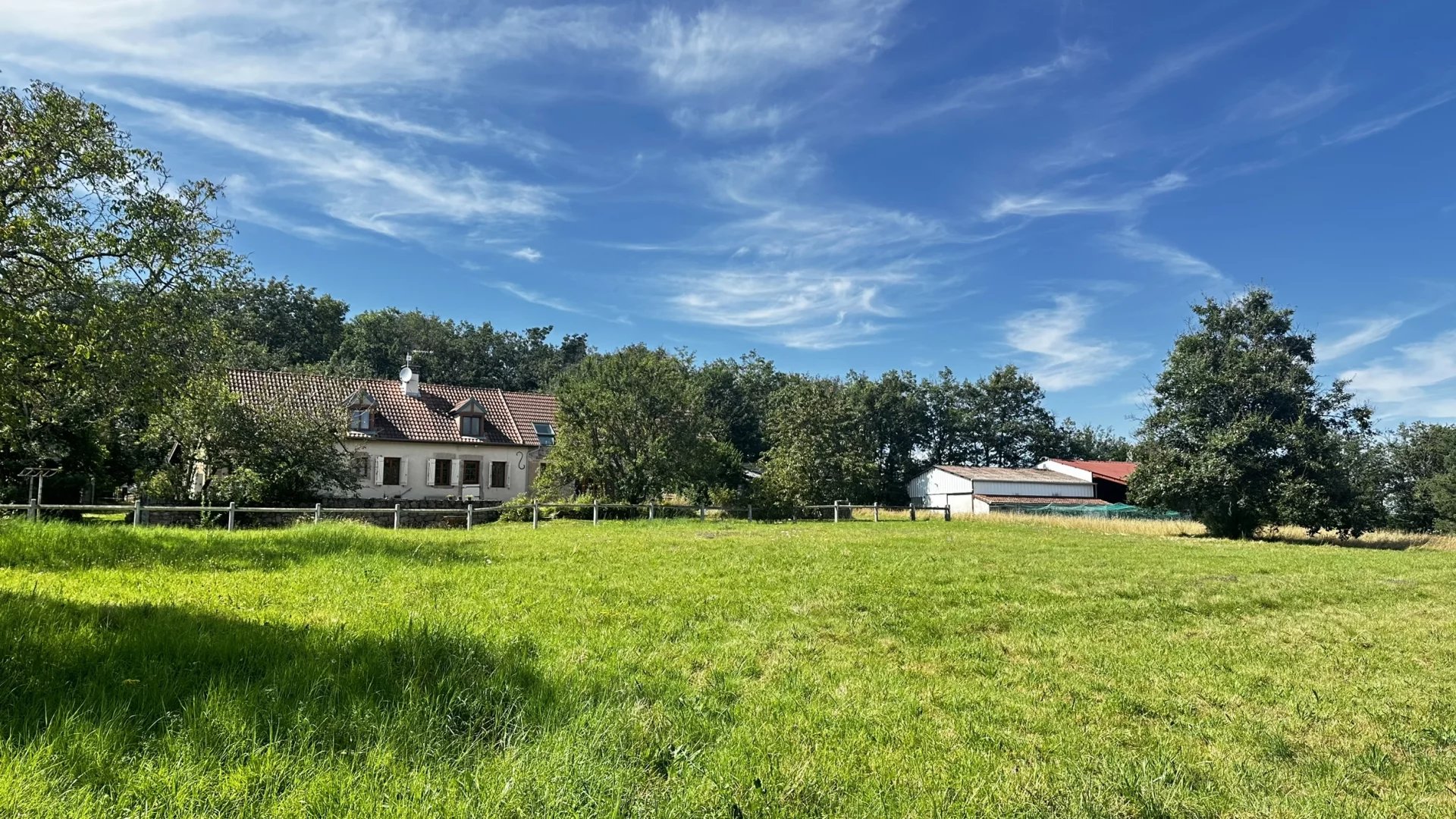 vente maison LA ROCHE EN BRENIL